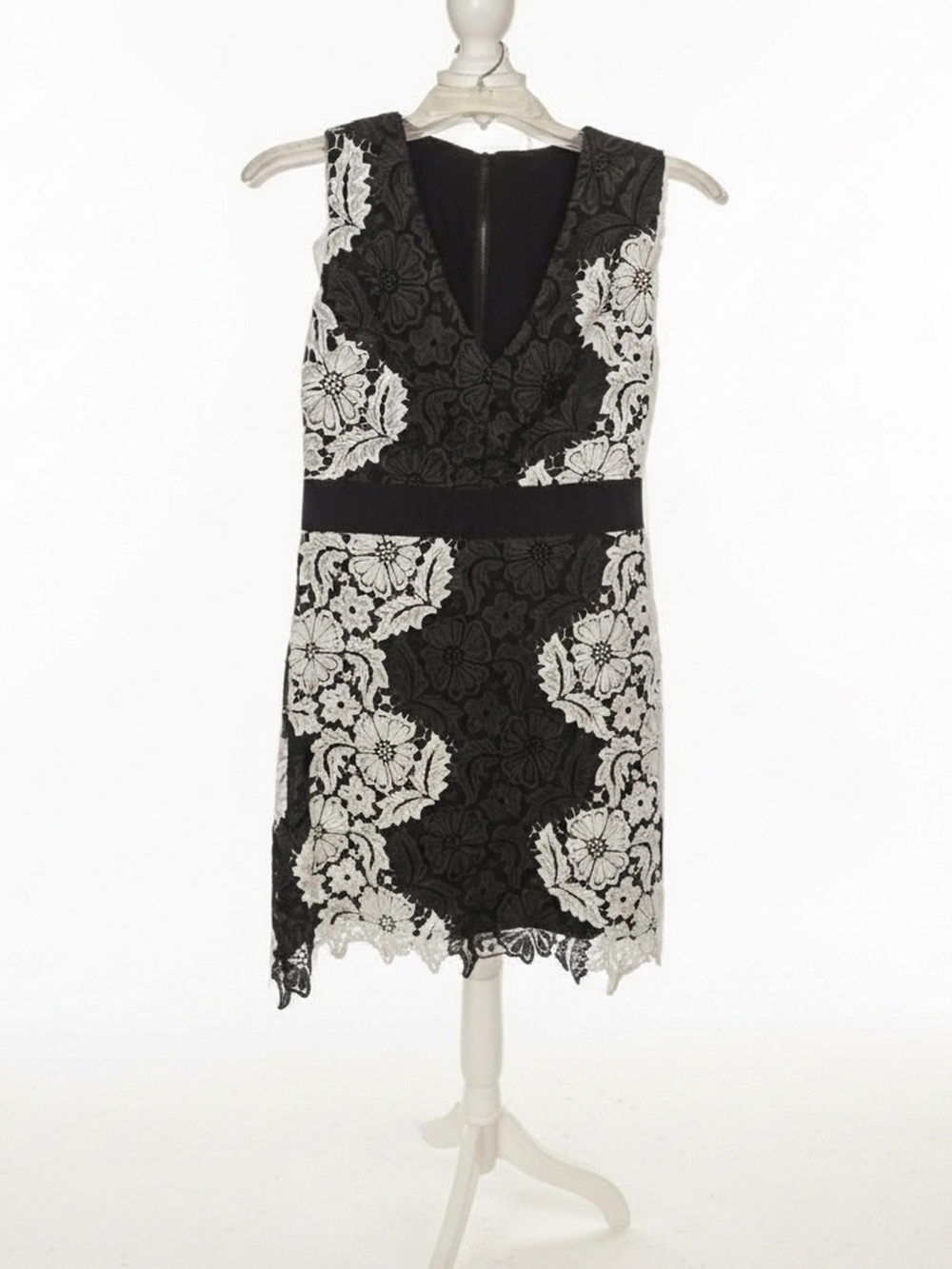 Alice + Olivia Black and White Floral Lace V-Neck Mini Dress Womens Size 6. - Picture 6 of 16